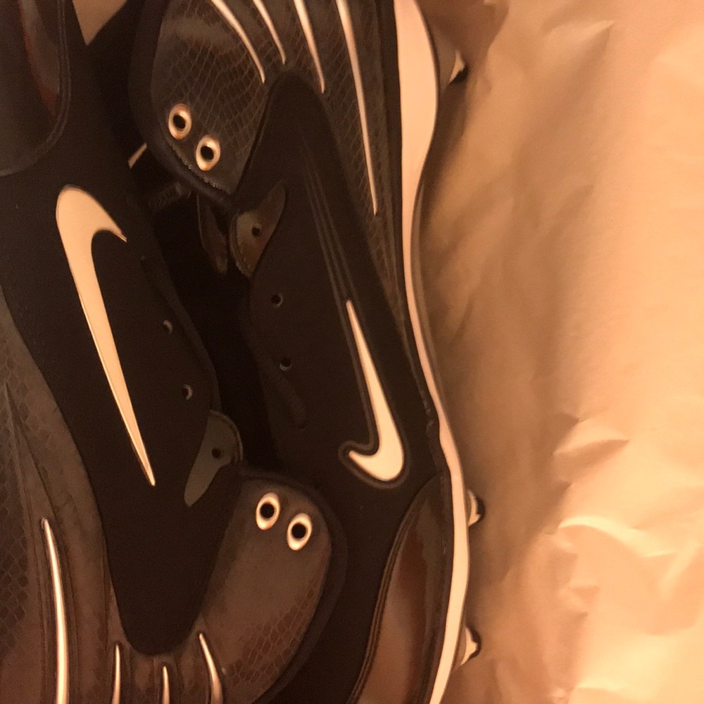 New in box mens vintage Nike football cleats air zoom assassin black white sz 13
